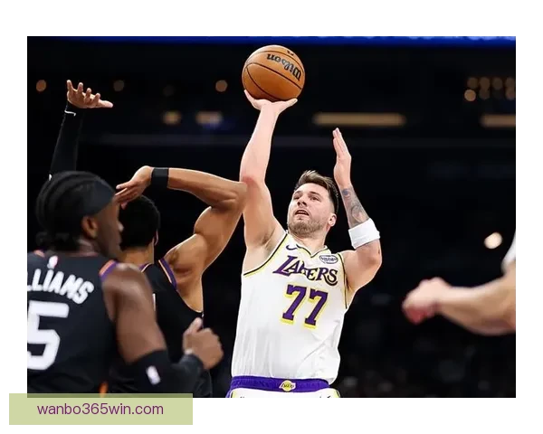 湖人雪上加霜 里夫斯二级拉伤将缺席常规赛 东契奇无限期休战加剧局势